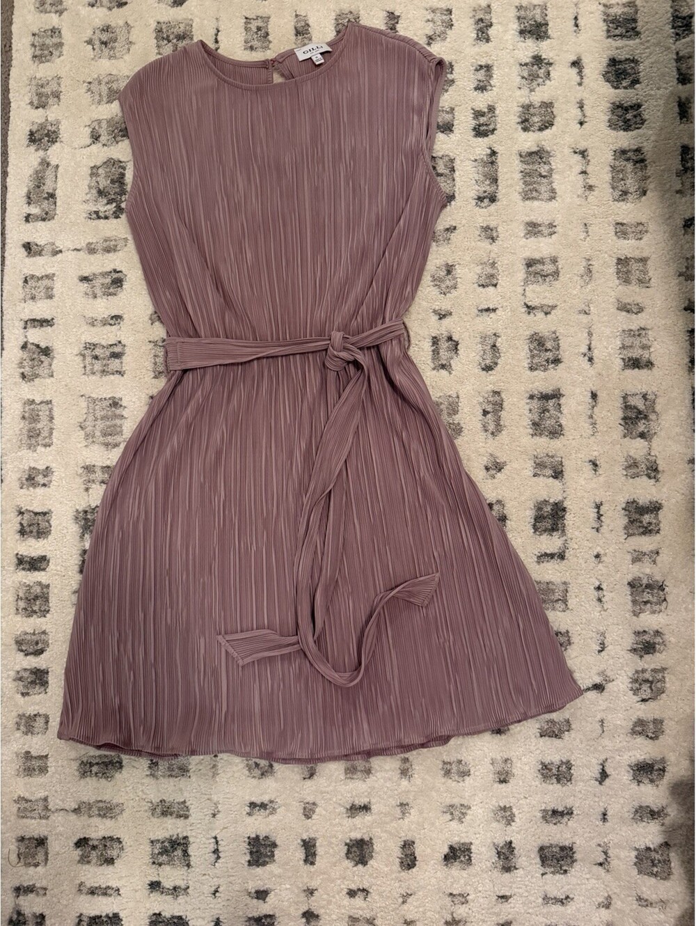 Gilli XL Mauve Solid Pleated Belted Knee Length Dress Round Neck Sleeveless